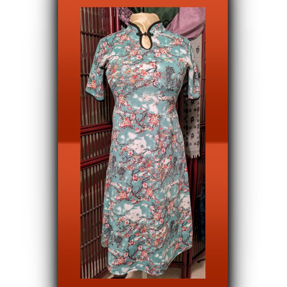 Cheongsam Retro Inspired Dress Flexible Fabric Hugs Curves